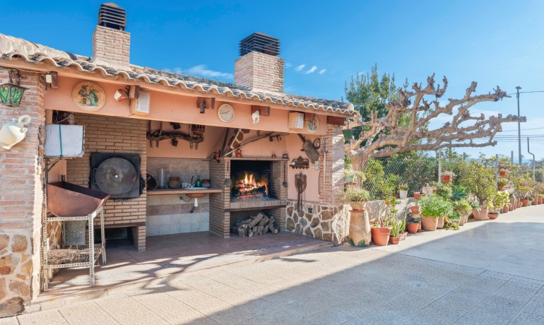 Herverkoop - Finca / Landgoed -
Beniel - Carretera de Beniel