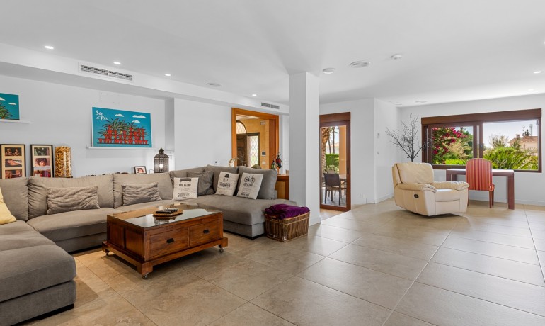 Herverkoop - Villa -
Elche/Elx