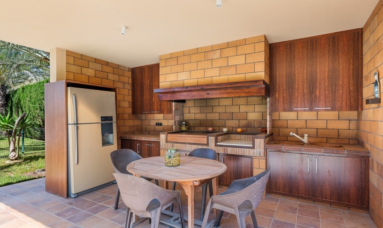 Herverkoop - Villa -
Elche/Elx