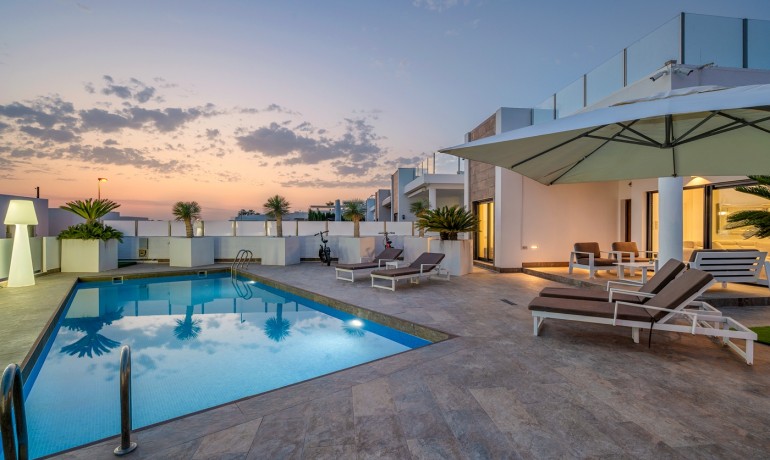 Sale - Villa -
Orihuela Costa - Villamartin