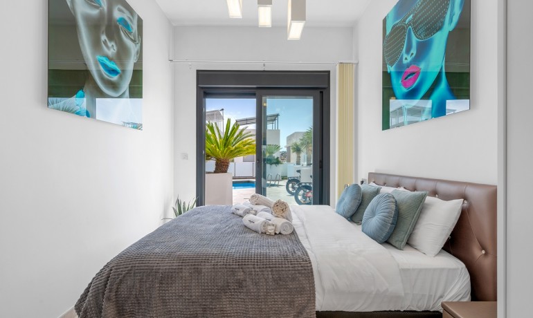 Sale - Villa -
Orihuela Costa - Villamartin