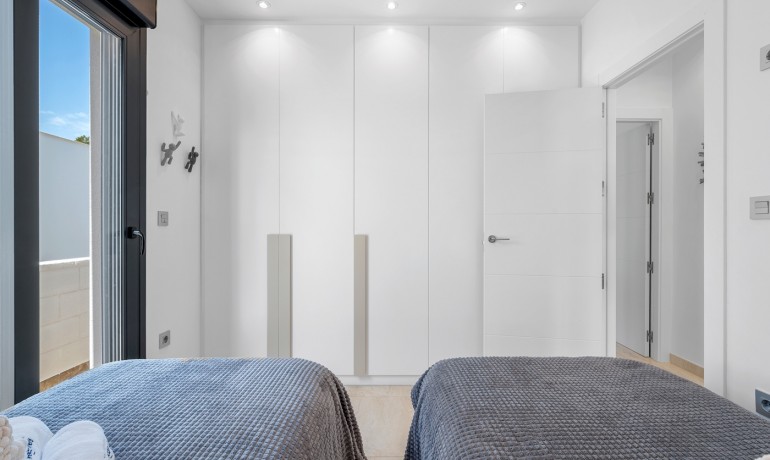 Sale - Villa -
Orihuela Costa - Villamartin