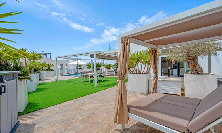 Sale - Villa -
Orihuela Costa - Villamartin