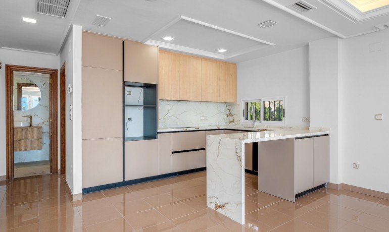 Venta - Villa -
Torrevieja