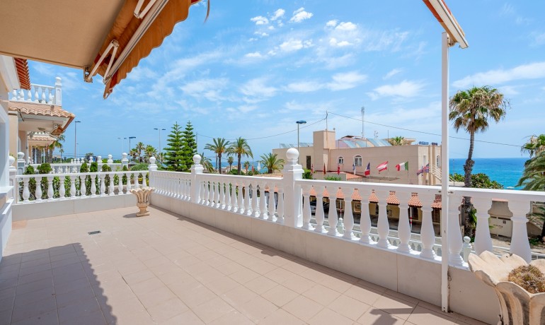 Venta - Villa -
Torrevieja
