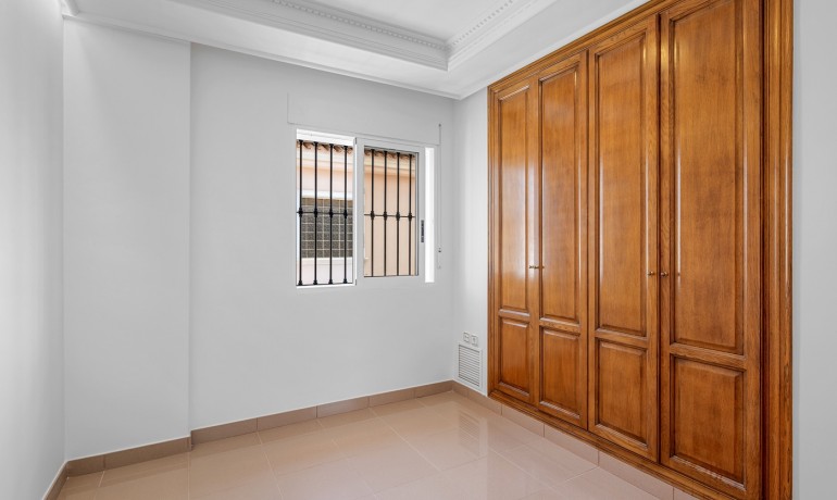 Venta - Villa -
Torrevieja