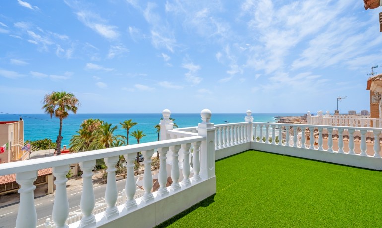 Venta - Villa -
Torrevieja
