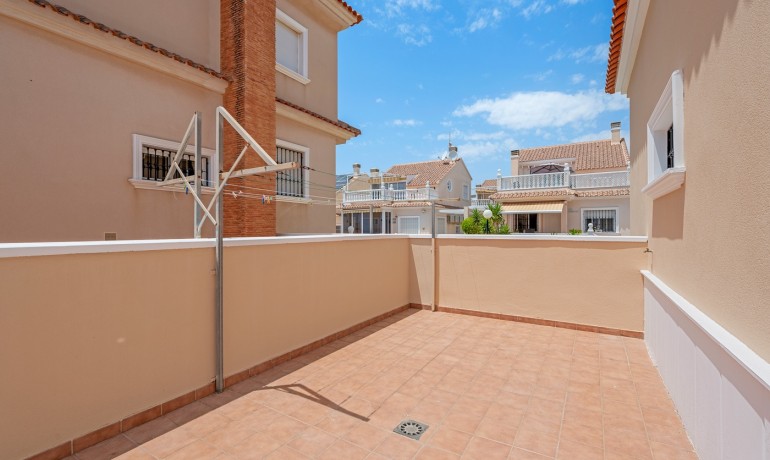 Venta - Villa -
Torrevieja