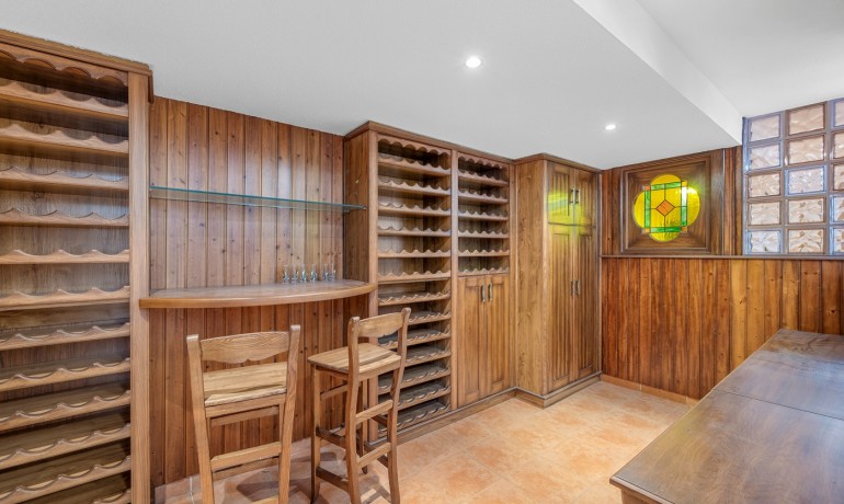 Venta - Villa -
Torrevieja