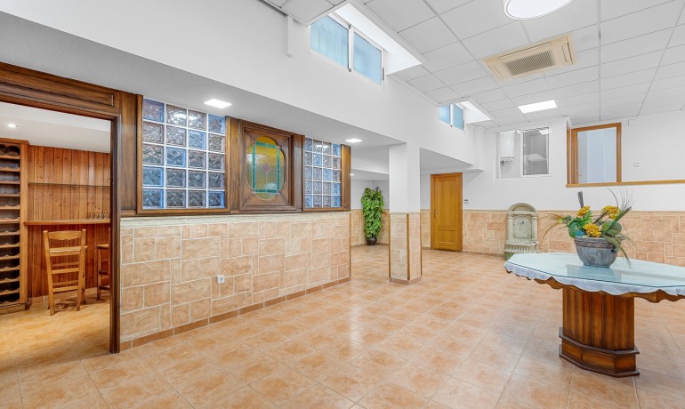 Venta - Villa -
Torrevieja