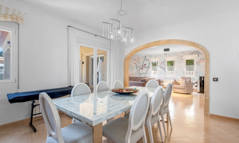 Herverkoop - Villa -
Benissa