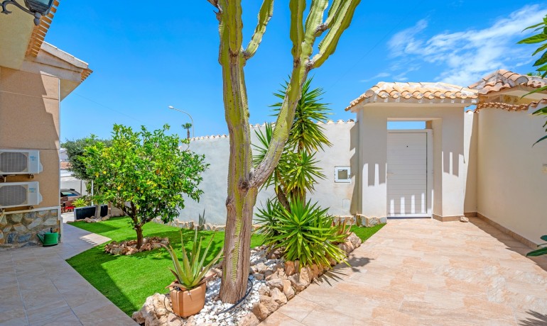 Herverkoop - Villa -
Ciudad Quesada - Rojales