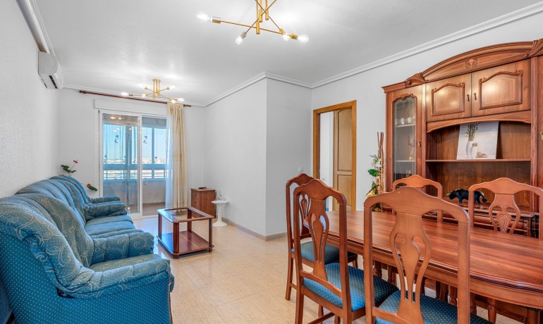 Herverkoop - Appartement / Flat -
Torrevieja - Torrevieja - Centre