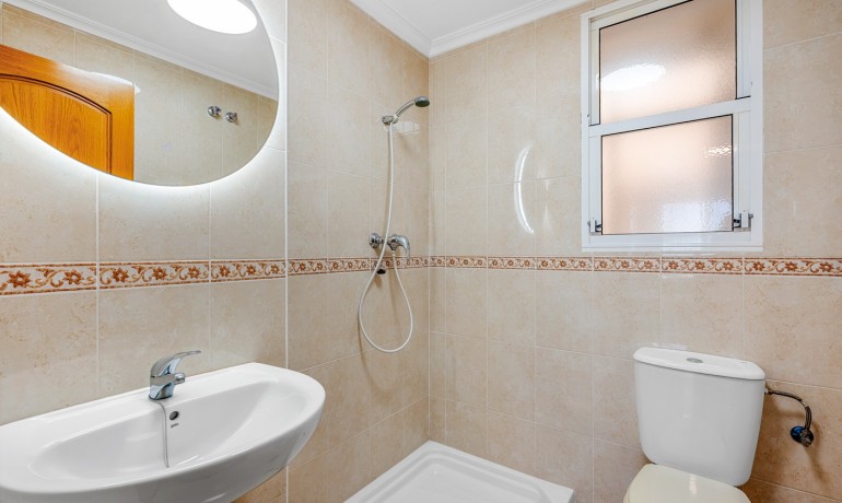 Herverkoop - Appartement / Flat -
Torrevieja - Torrevieja - Centre