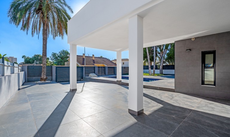 Herverkoop - Villa -
Campoamor