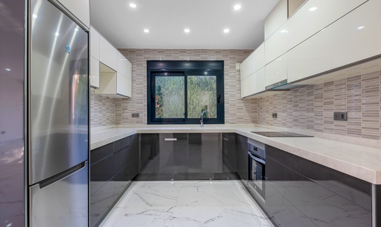 Herverkoop - Villa -
Campoamor