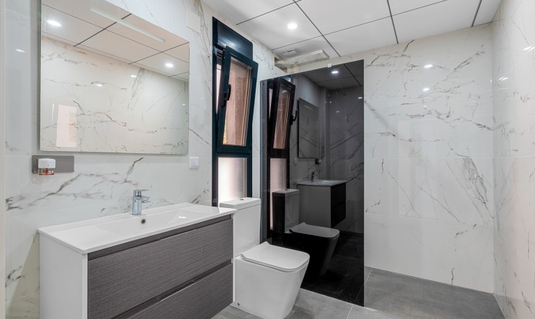 Herverkoop - Villa -
Campoamor