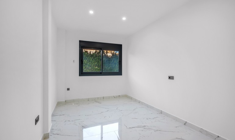 Herverkoop - Villa -
Campoamor