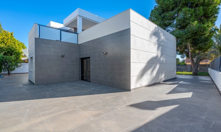 Herverkoop - Villa -
Campoamor