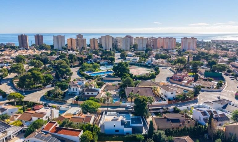 Herverkoop - Villa -
Campoamor