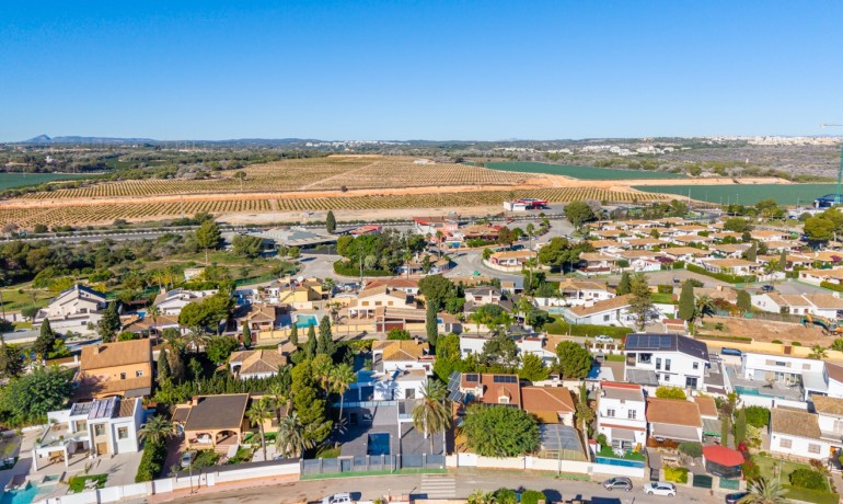 Herverkoop - Villa -
Campoamor