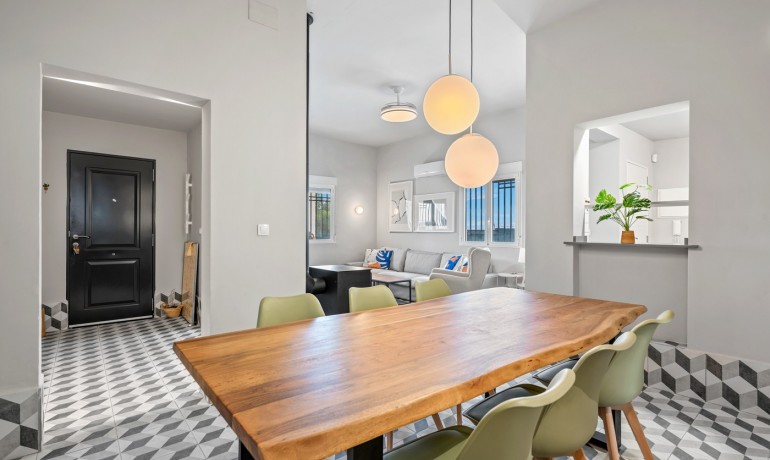 Herverkoop - Villa -
Elche/Elx