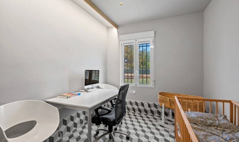 Herverkoop - Villa -
Elche/Elx