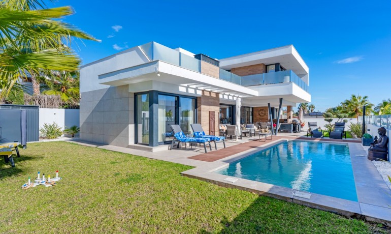 Herverkoop - Villa -
Ciudad Quesada