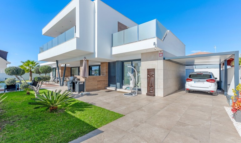 Herverkoop - Villa -
Ciudad Quesada