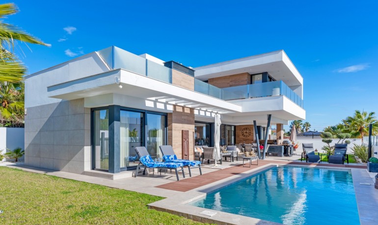 Herverkoop - Villa -
Ciudad Quesada