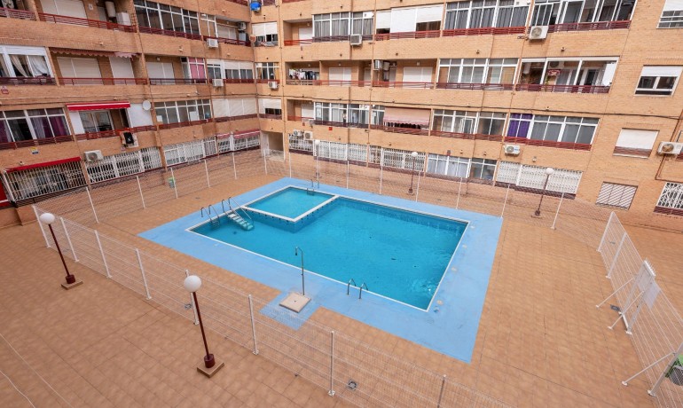 Herverkoop - Appartement / Flat -
Torrevieja* - Centro