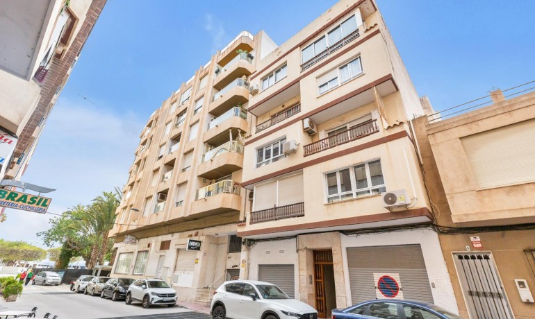 Sale - Apartment / Flat -
Torrevieja* - Centro - Muelle Pesquero