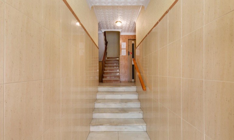 Sale - Apartment / Flat -
Torrevieja* - Centro - Muelle Pesquero