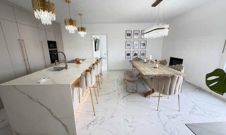 Revente - Villa -
Villamartin