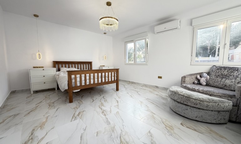 Revente - Villa -
Villamartin