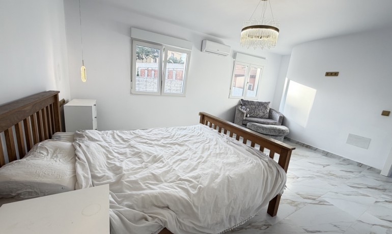 Revente - Villa -
Villamartin