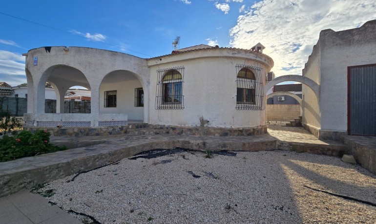 Herverkoop - Villa -
Torrevieja* - El Chaparal