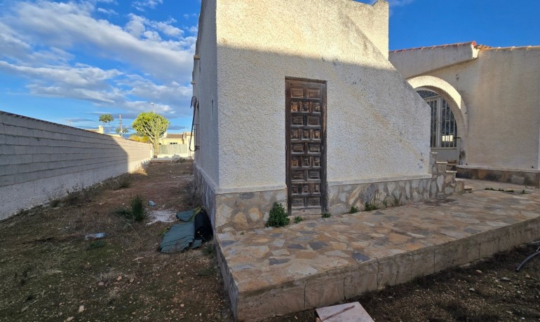 Herverkoop - Villa -
Torrevieja* - El Chaparal