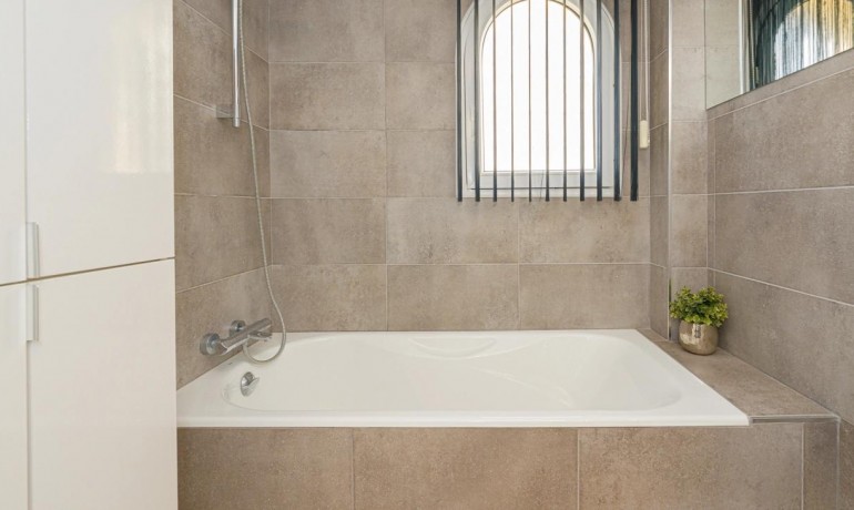 Herverkoop - Apartment / Flat * -
Altea* - Mascarat*