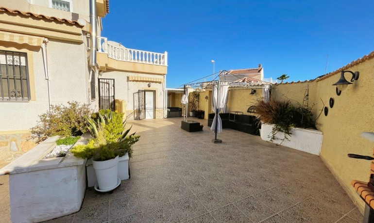 Herverkoop - Villa -
Cuidad Quesada* - Rojales Hills