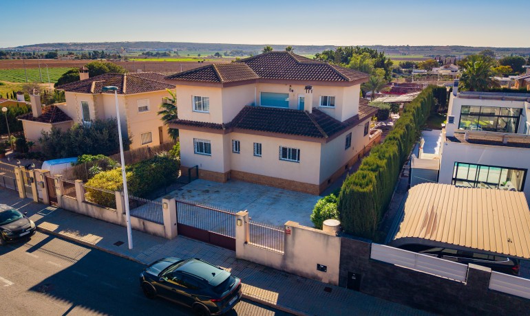 Sale - Villa -
Elche* - Elche