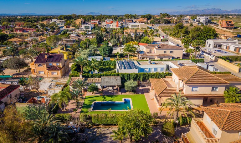 Sale - Villa -
Elche* - Elche