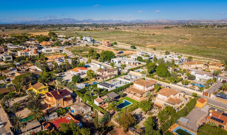 Sale - Villa -
Elche* - Elche