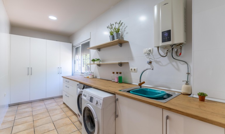 Sale - Villa -
Elche* - Elche