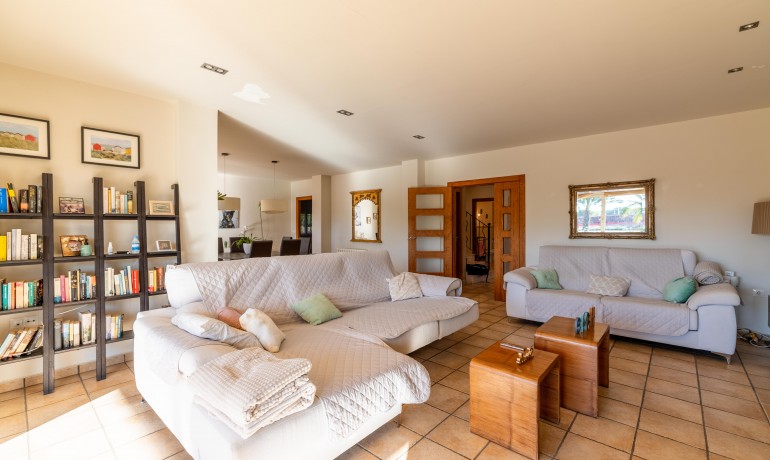 Sale - Villa -
Elche* - Elche