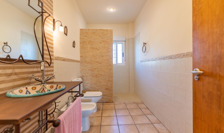 Sale - Villa -
Elche* - Elche