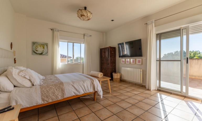 Sale - Villa -
Elche* - Elche