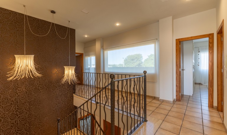 Sale - Villa -
Elche* - Elche