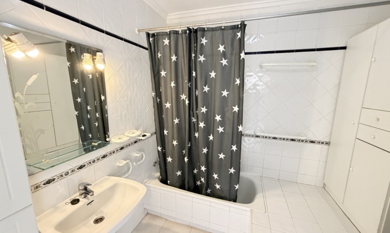 Herverkoop - Huis -
La Florida