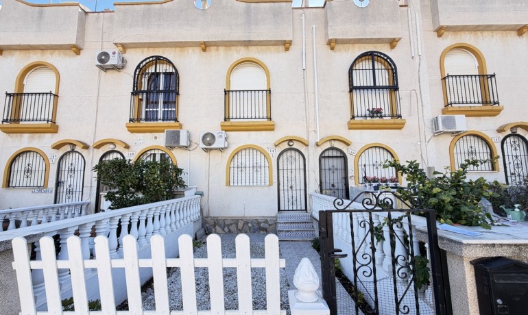 Herverkoop - Huis -
La Florida